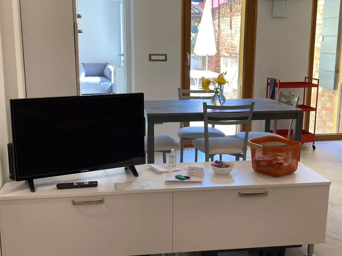Apartment Appartamento Tre Archi Con Corte Privata Venice